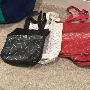 10 Lululemon shopping bags